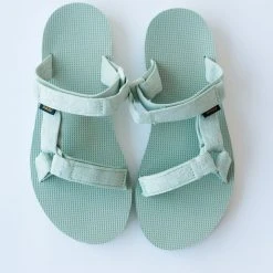 Piper & Scoot Shoes Teva: Universal Slide In Bok Choy
