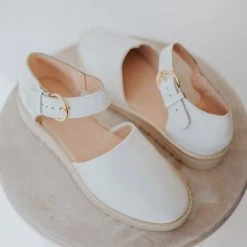 Shoes Piper & Scoot: The Kylee Mary Jane Platform Leather Sandal In Salt
