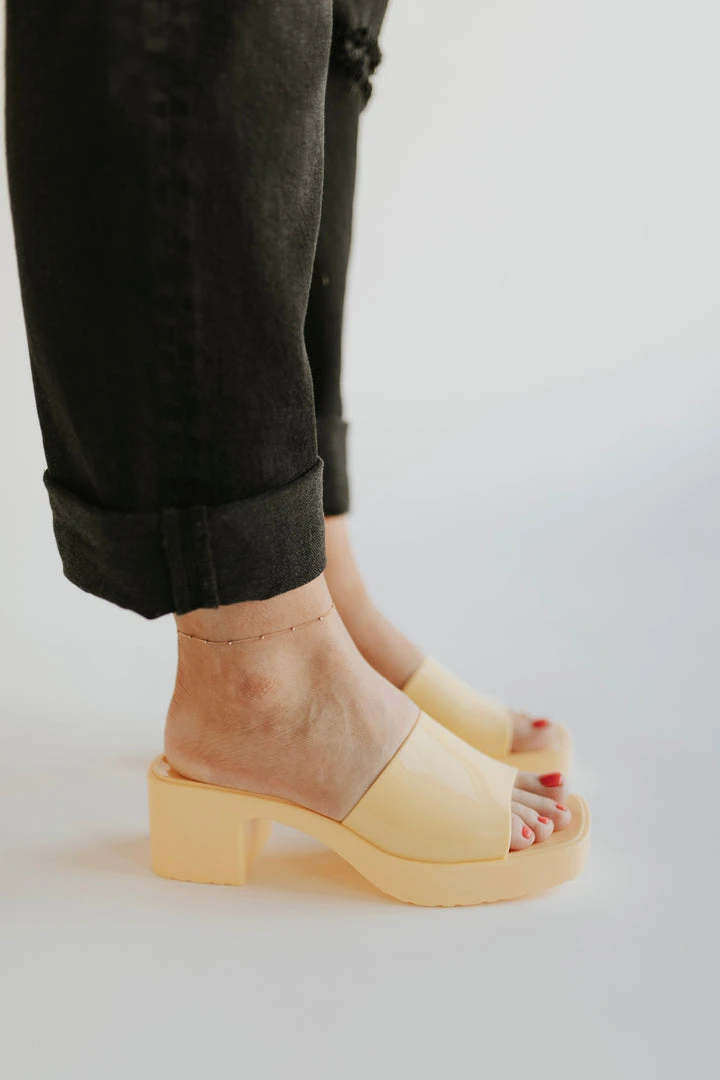 Piper & Scoot Matisse: Wade Heel In Yellow