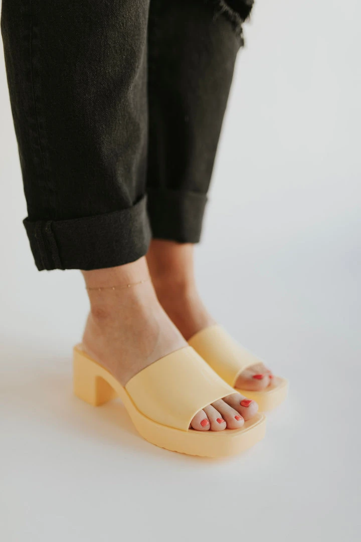 Piper & Scoot Matisse: Wade Heel In Yellow