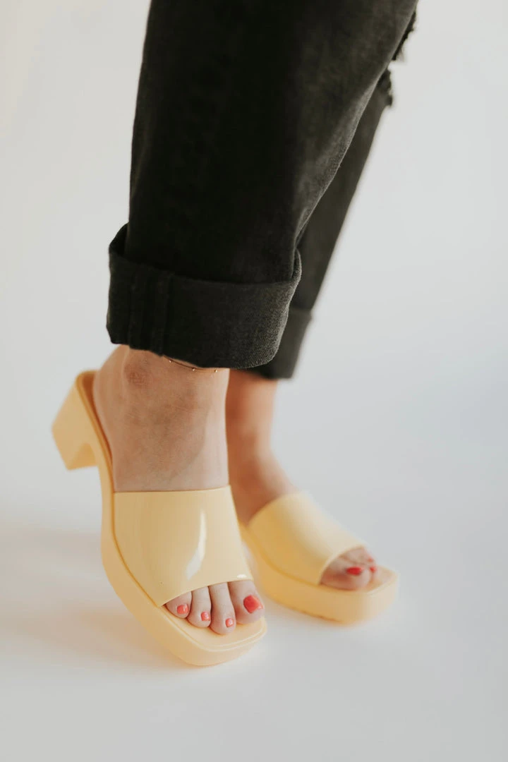 Piper & Scoot Matisse: Wade Heel In Yellow