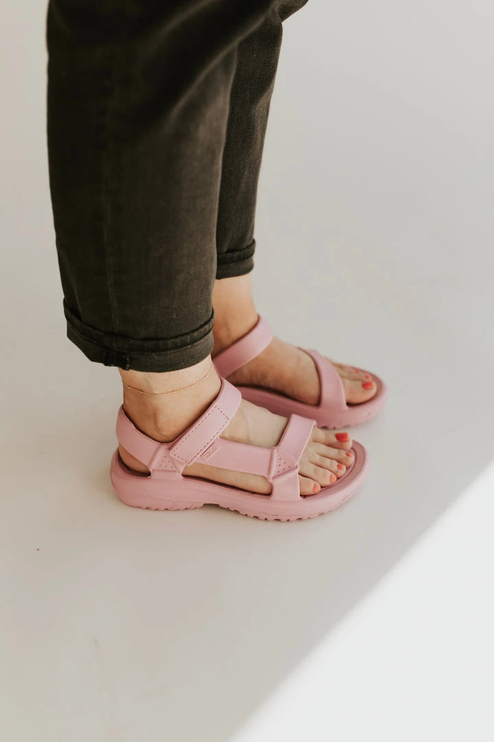 Piper & Scoot Shoes Teva: Hurricane Drift In Rosebloom