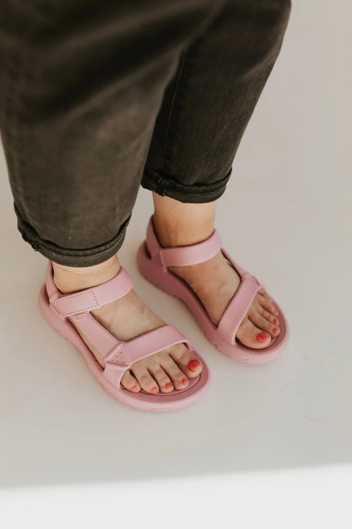 Piper & Scoot Shoes Teva: Hurricane Drift In Rosebloom