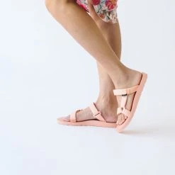 Piper & Scoot Teva: Universal Slide In Beach Sand