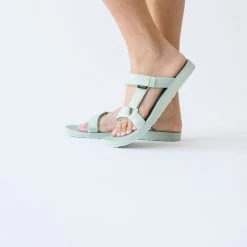 Piper & Scoot Shoes Teva: Universal Slide In Bok Choy