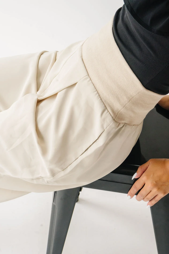 Piper & Scoot The Lockett Relaxed Pleated Trouser In Cream