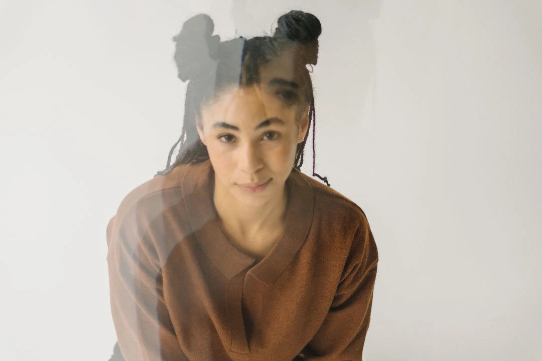 Piper & Scoot The Julius V-Neck Sweater In Chocolate