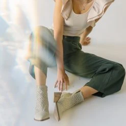 Piper & Scoot The Jorah Pleated Trouser In Olive