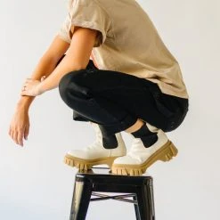 Piper & Scoot The Three Palms Graphic Tee In Sand