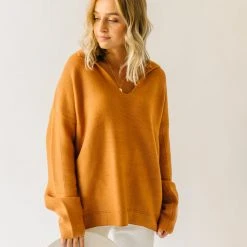 Piper & Scoot Tops The Rue Textured Sweater In Butterscotch