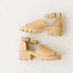 Piper & Scoot Seychelles: United Studs Sandal In Vacchetta Leather Shoes