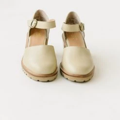 Piper & Scoot Shoes Seychelles: Lock And Key Heel In Cream