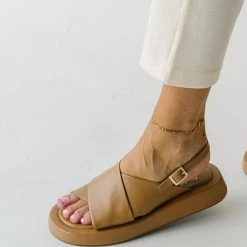 Piper & Scoot Seychelles: Just For Fun Sandal In Tan Shoes