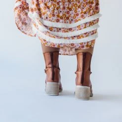 Piper & Scoot Shoes Free People: Essential Chelsea Boot In Whiskey