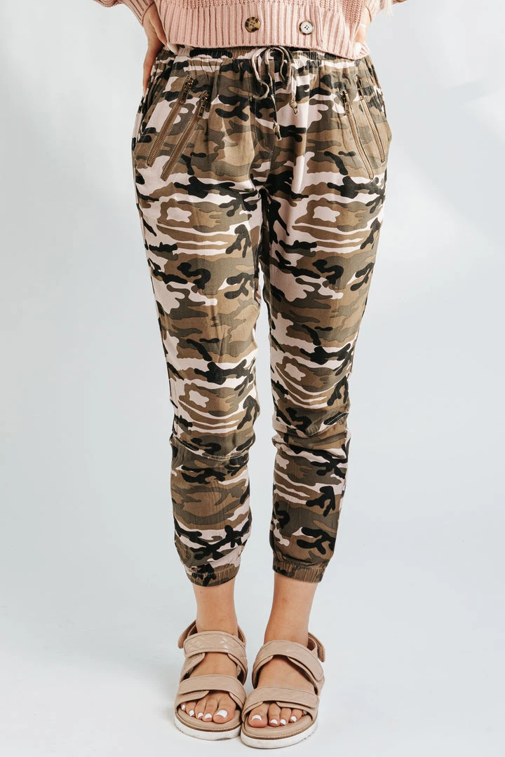 Piper & Scoot Bottoms + Jumpsuits The Michael Jogger Pant In Taupe Camo