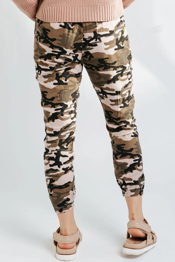 Piper & Scoot Bottoms + Jumpsuits The Michael Jogger Pant In Taupe Camo