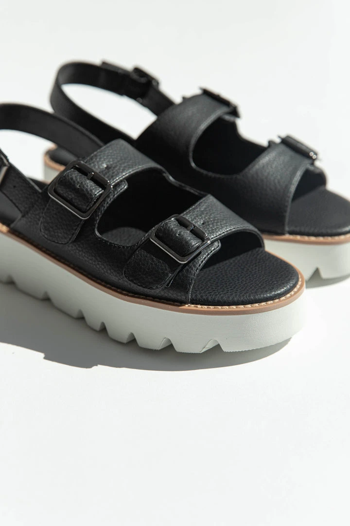 Piper & Scoot Seychelles: Its Happening Sandal In Black