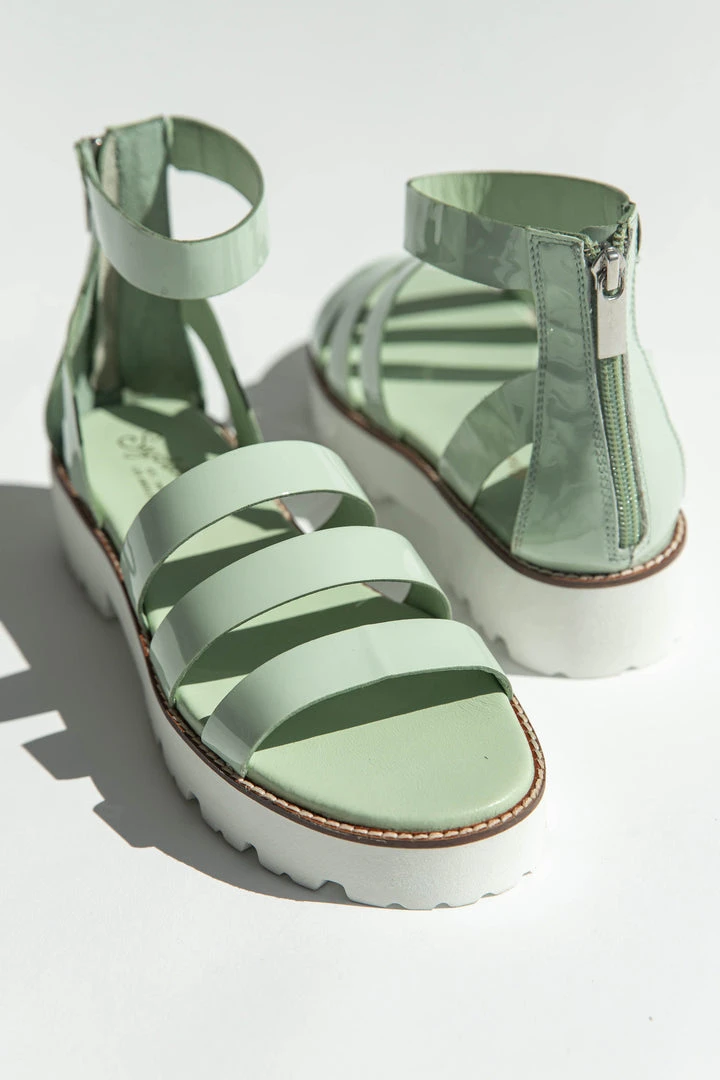 Piper & Scoot Shoes Seychelles: Nightlife Sandal In Cucumber