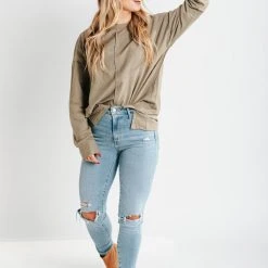 Piper & Scoot Tops The Ferguson Casual Top In Olive