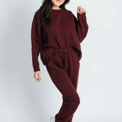Piper & Scoot The Hailey Textured Jogger In Burgundy