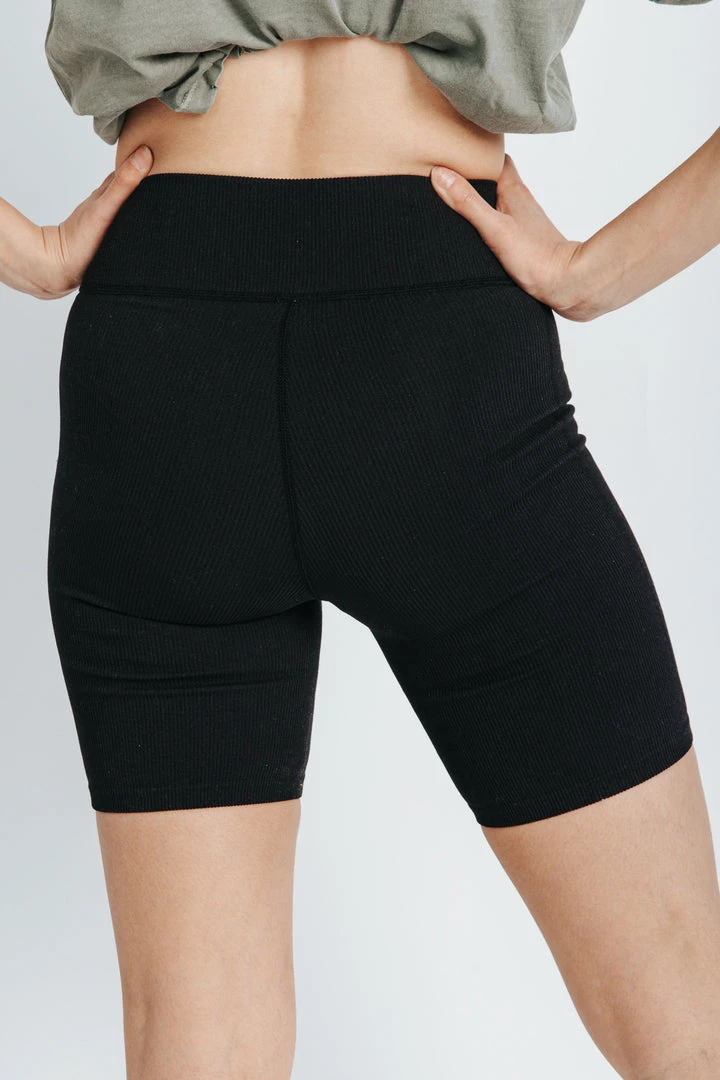 Piper & Scoot The Palmer Ribbed Biker Short In Black