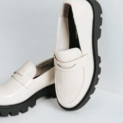 Piper & Scoot Chinese Laundry: Playback Loafer In Cream Shoes