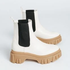 Piper & Scoot Chinese Laundry: Jenny Smooth Cheslea Boot In Cream