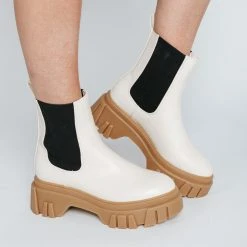 Piper & Scoot Chinese Laundry: Jenny Smooth Cheslea Boot In Cream