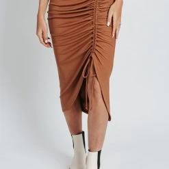 Piper & Scoot Bottoms + Jumpsuits The Callie Cinch Skirt In Mocha
