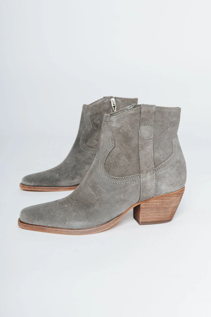 Piper & Scoot Shoes Dolce Vita: Silma Booties In Grey Suede