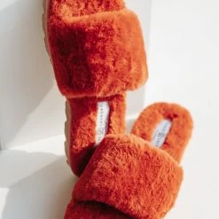 Piper & Scoot Shoes Chinese Laundry: Rally Faux Fur Sandal In Coral