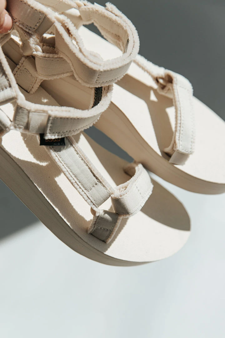 Piper & Scoot Shoes Teva: Midform Universal Canvas In Birch