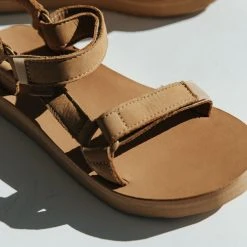 Piper & Scoot Shoes Teva: Midform Universal Leather In Desert Sand