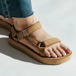 Piper & Scoot Shoes Teva: Midform Universal Leather In Desert Sand