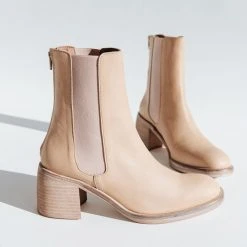 Piper & Scoot Free People: Essential Chelsea Boot In Sandy Beige Shoes