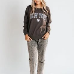 Piper & Scoot The New York Graphic Crewneck In Charcoal Tops