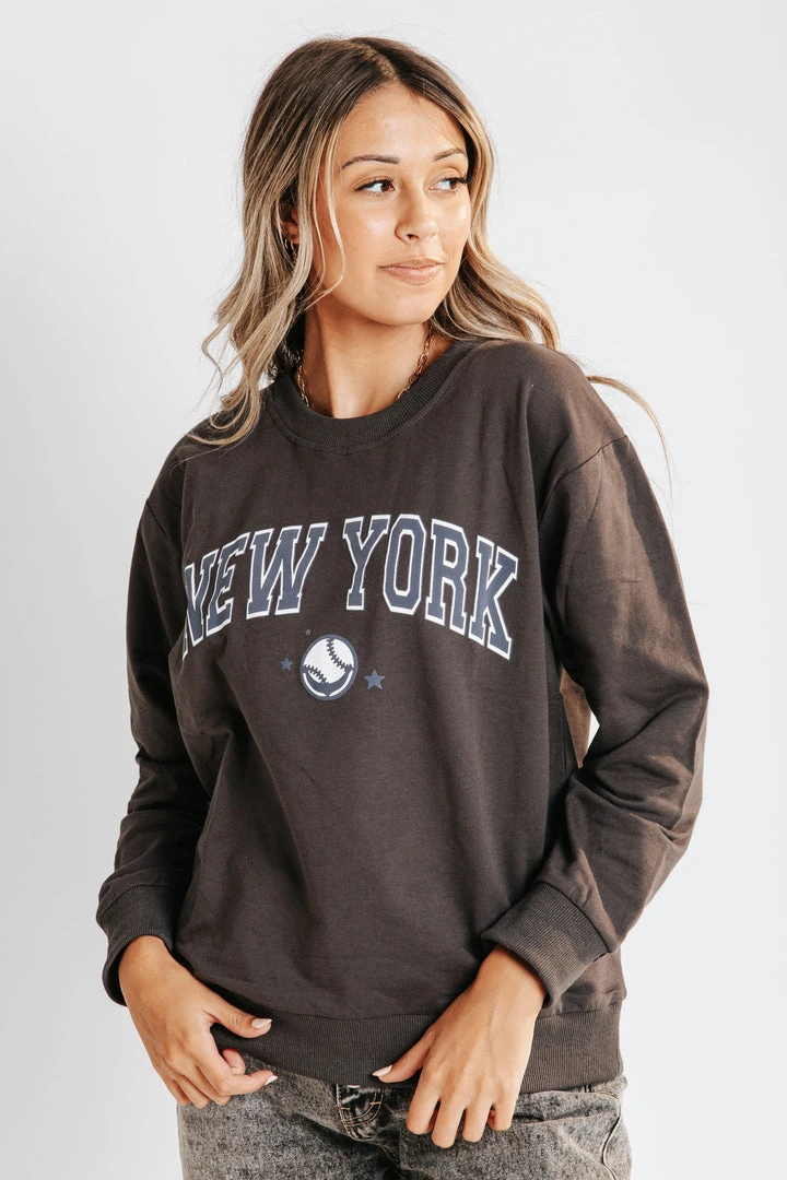 Piper & Scoot The New York Graphic Crewneck In Charcoal Tops