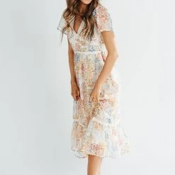 Piper & Scoot Dresses The Kinsley Chiffon Midi Dress In Cream Floral