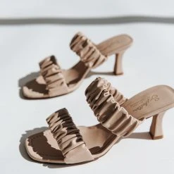 Piper & Scoot Shoes Seychelles: Leeward Heel In Ivory