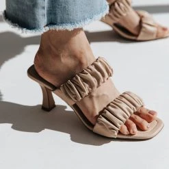 Piper & Scoot Shoes Seychelles: Leeward Heel In Ivory