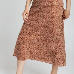 Piper & Scoot Bottoms + Jumpsuits The Everleigh Ditsy Floral Skirt In Tan