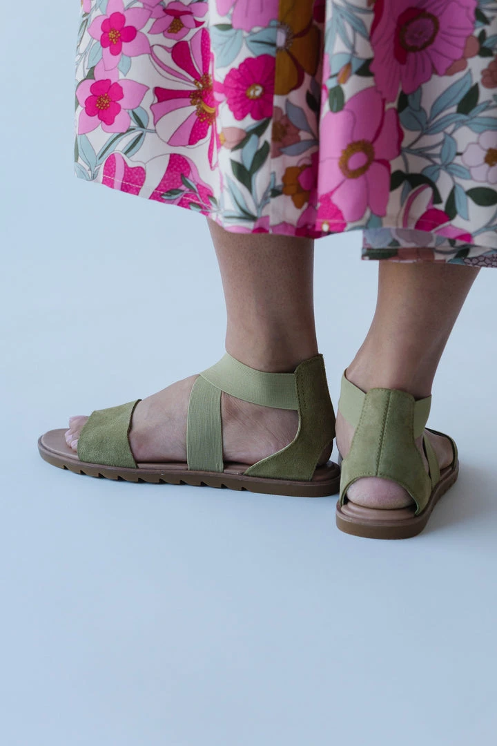 Piper & Scoot SOREL: Ella II Sandal In Olive Shade + Chalk