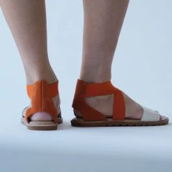 Piper & Scoot SOREL: Ella II Sandal In Desert Sun + Chalk