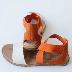 Piper & Scoot SOREL: Ella II Sandal In Desert Sun + Chalk