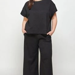 Piper & Scoot The Lenny Textured Top In Black Tops