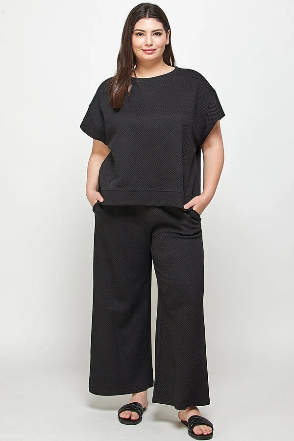 Piper & Scoot The Lenny Textured Top In Black Tops