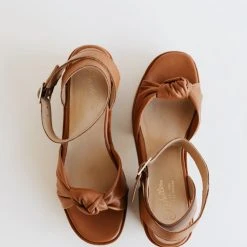 Piper & Scoot Shoes Seychelles: Slow Motion Platform Sandal In Tan Leather