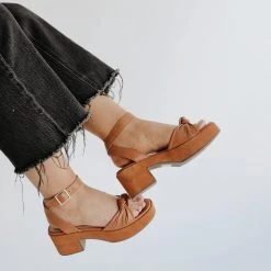 Piper & Scoot Shoes Seychelles: Slow Motion Platform Sandal In Tan Leather
