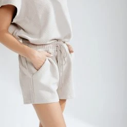 Piper & Scoot The Mozzie Textured Short In Warm Grey