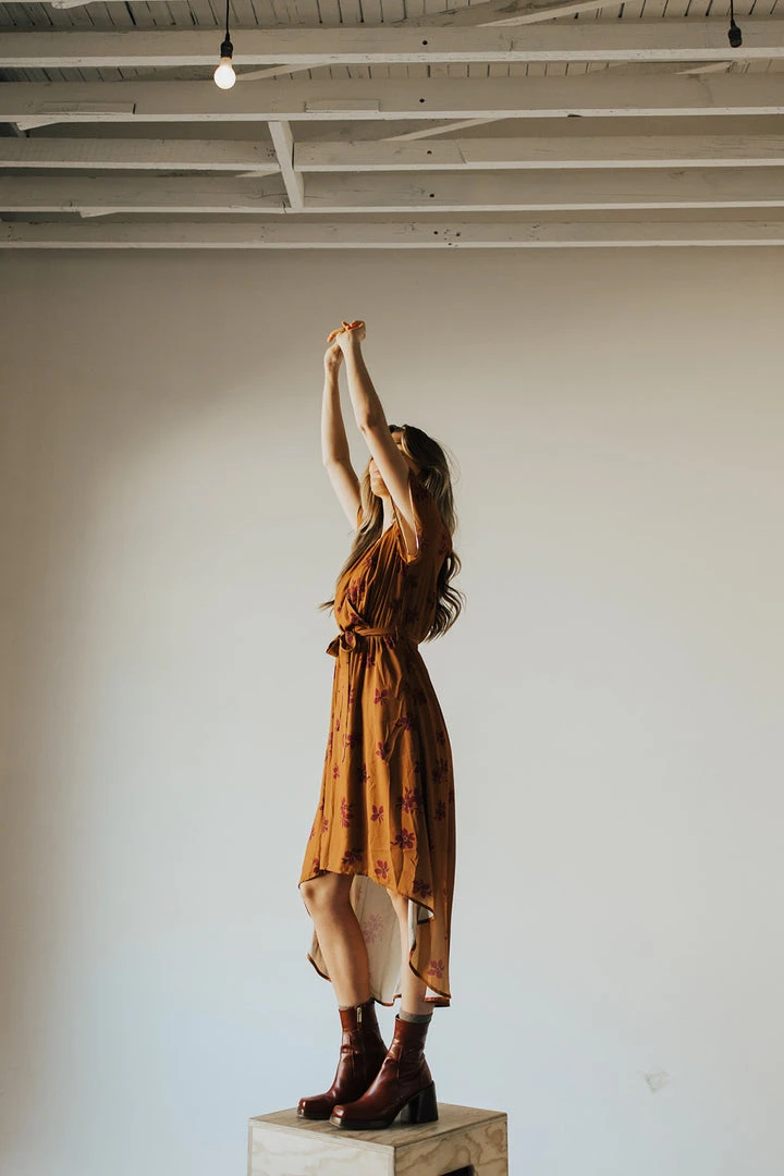 Piper & Scoot The Emir Floral Tie Dress In Camel